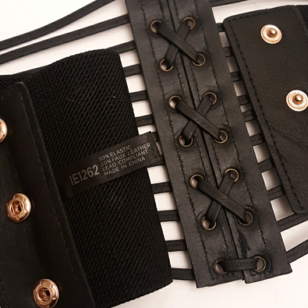 (NWT) FAUX LEATHER CORSET BELT - Picture 6 of 6